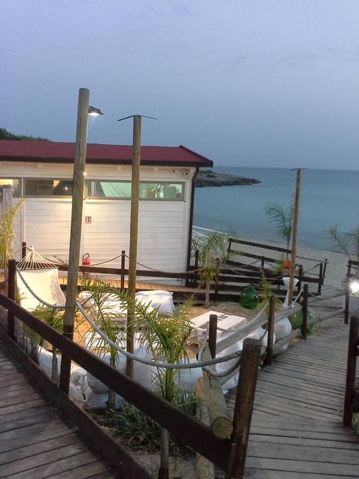 Montedarena Hotel Pulsano Luaran gambar