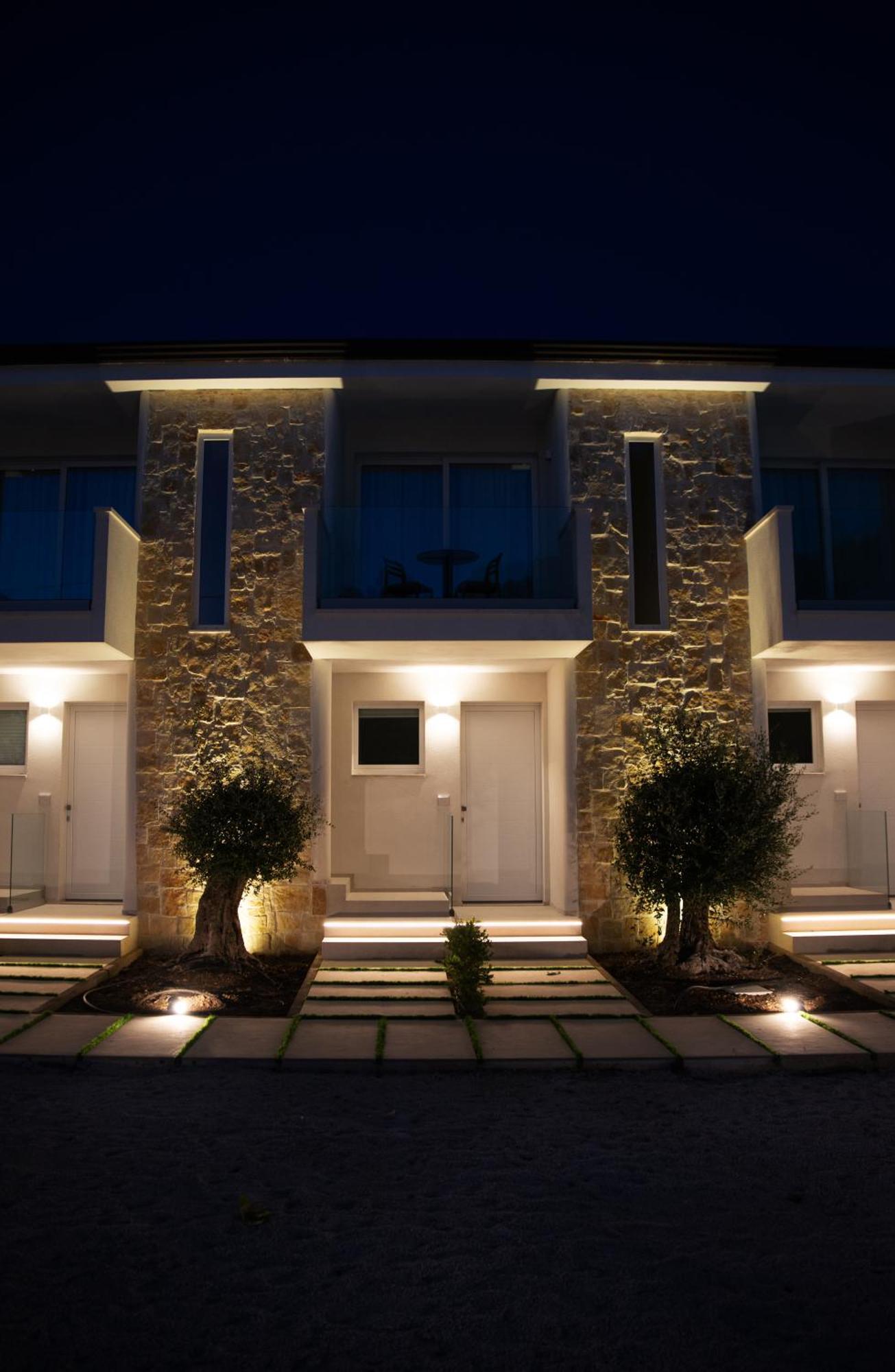 Montedarena Hotel Pulsano Luaran gambar